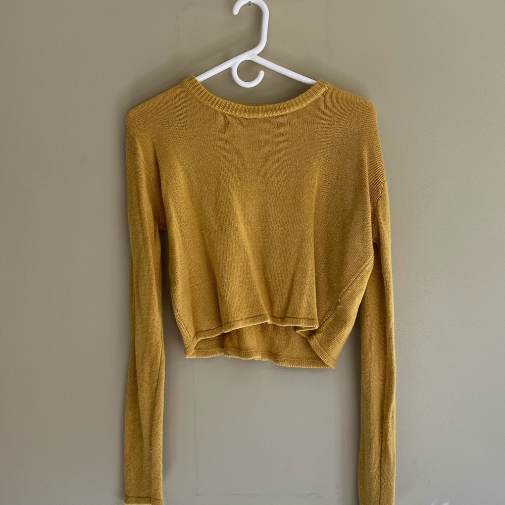 Brandy Melville Cropped Mustard Yellow Crew Neck Sweater